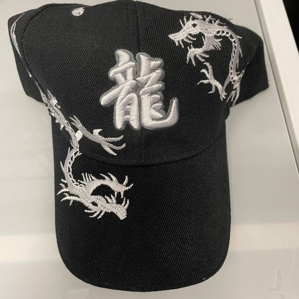 NWT Black ‘Dragon’ Cap 🐉